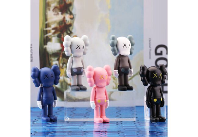 Набір іграшкових фігурок Кавс (KAWS), 5 штук